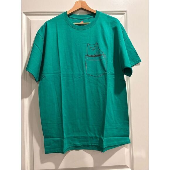 Hanes Other - Kitty in My Pocket T-shirt size Large